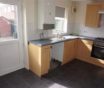 3 bedroom terraced house to rent - Photo 6