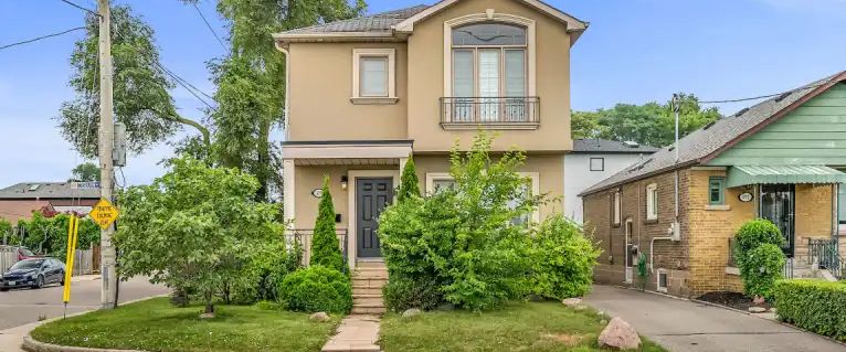 East York Basement Apartment For Rent | 450 Cosburn Avenue, Toronto - Photo 1