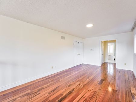 For Lease - 2227 Rodick Road, Markham, Ontario - Photo 3