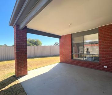 9 Snowgum Place, Thurgoona NSW 2640 - House For Rent | Domain - Photo 5