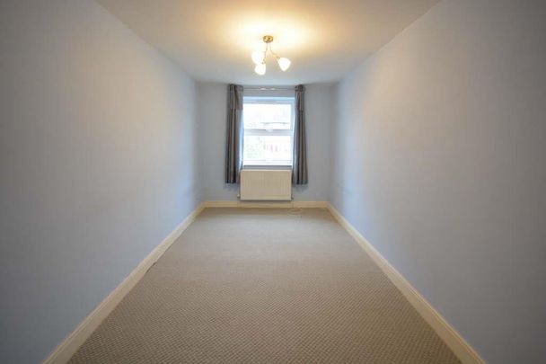 Temple Road, Epsom, Surrey, KT19 8EY - Photo 1