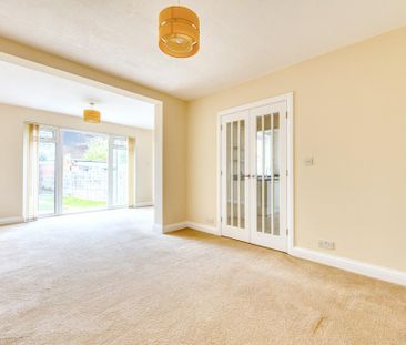 4 bedroom semi-detached house to rent - Photo 5