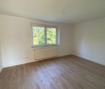 ruhige 2- Raumwohnung mit Balkon im Erdgeschoss ! - Photo 2