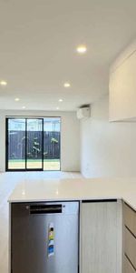 Brand-New Townhouse – Modern Style and Smart Design - Photo 3