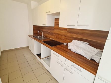 DACHGESCHOSS, sonnige 74 m2 Neubau, Wohnküche, 2 Zimmer, Wannenbad, Parketten, Holbeingasse - Foto 2