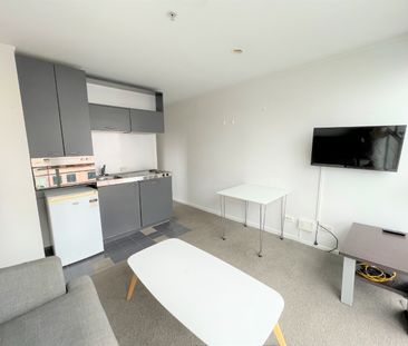 Inner City Convenience - Photo 4