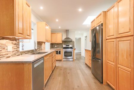 17550 20 Ave, Surrey - Photo 3