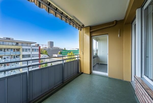 Quiet life in Gellert near Aeschenplatz - Photo 1