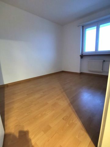 Schöne 3 Zimmer Wohnung mit langem Balkon, Geschirrspüler und nähe Bahnhof Wittenbach - Photo 5