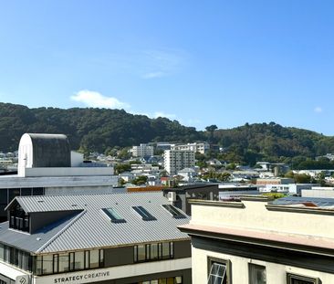 City Living - 2 Bedroom Apartment with secured covered car park - Photo 2