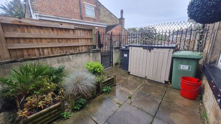 Chapel Lane, Heckmondwike - Photo 4