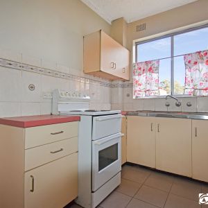 Great Location! - Photo 2