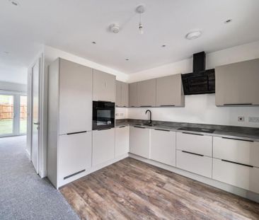 2 bedroom semi-detached house to rent - Photo 5