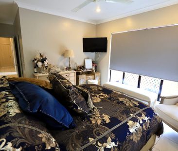 EXECUTIVE HOME WITH A POOL AND VIEWS - Photo 5