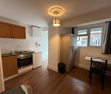 Studio to rent - Photo 4