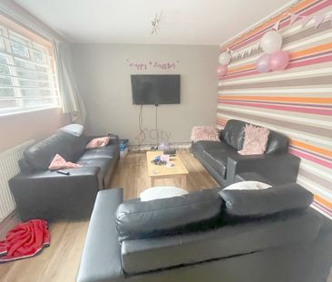 7 Bedroom Flat - Photo 1