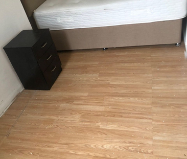 1 bedroom in a house share to rent - Photo 6