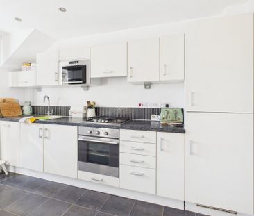 Walnut Grove, Wooburn Green, High Wycombe,HP10 - Photo 5