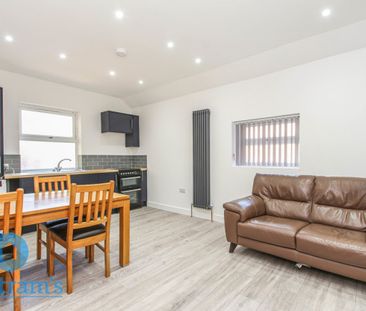 2 bed Flat for Rent - Photo 3