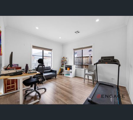 832 Morris Road, Truganina, Vic 3029 - Photo 4