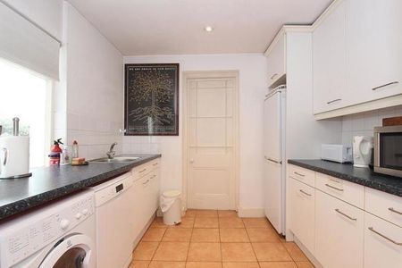 1 bedroom property to let - Photo 3
