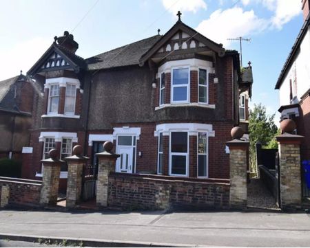 6 Beds - Property - - Photo 4