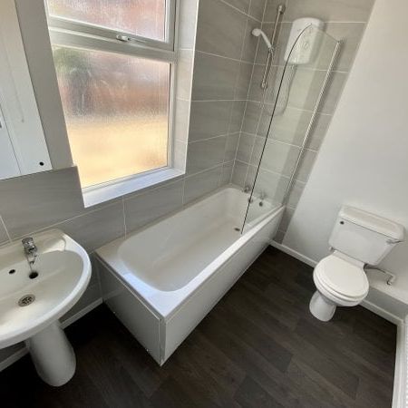 Forest Road West, Forest Fields, Property for rent - Photo 4