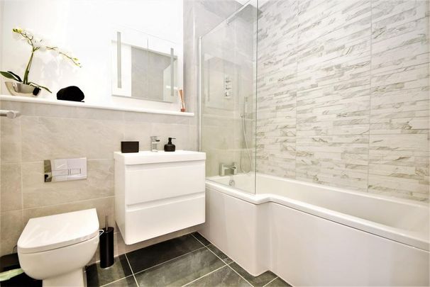 3 bedroom detached bungalow to rent - Photo 1