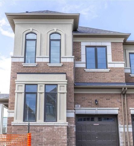 For Lease - 19 O'reilly Street, Whitby, Ontario - Photo 4