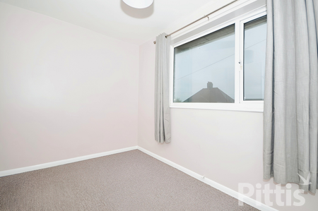 2 bedroom end of terrace house to rent - Photo 2