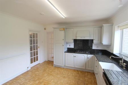 5 bedroom detached house to rent - Photo 5