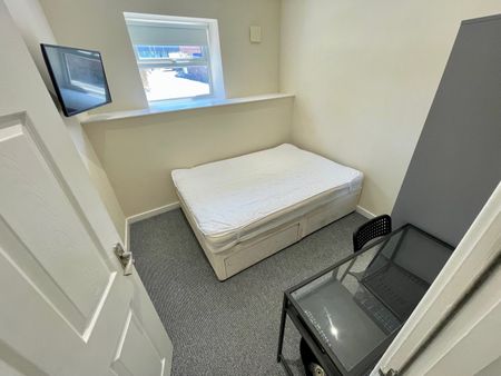 4 Bed Flat, Pomona Street, L3 - Photo 3