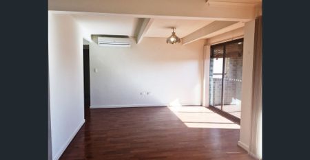 Classic penthouse apartment in North Adelaide with park views - fully furnished option - Photo 5