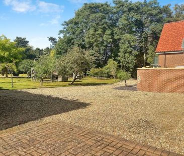Bury St Edmunds, IP33 2BQ - Photo 2