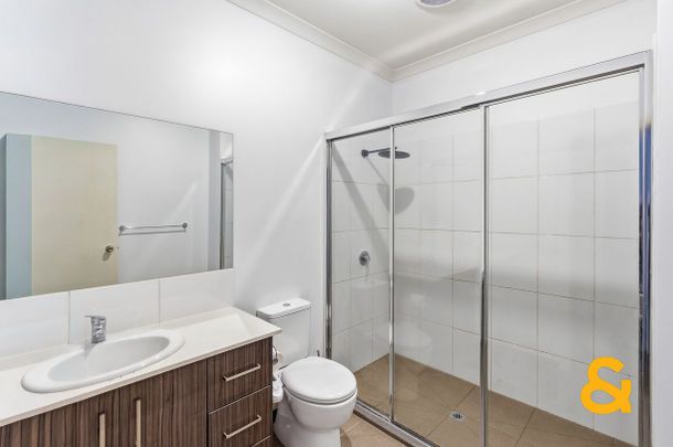 Comfortable & Convenient Living in Craigieburn - Photo 1