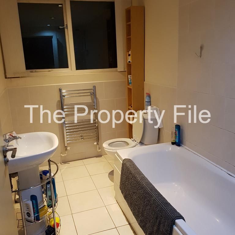 4 bedroom apartment to rent - Photo 1