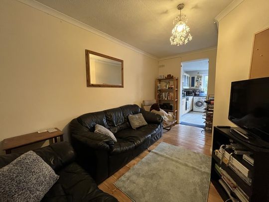 5 bedroom semi-detached house to rent - Photo 1