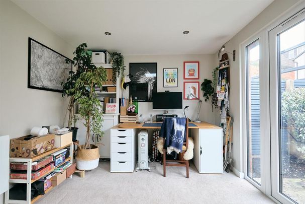 3 bedroom terraced house to rent - Photo 1