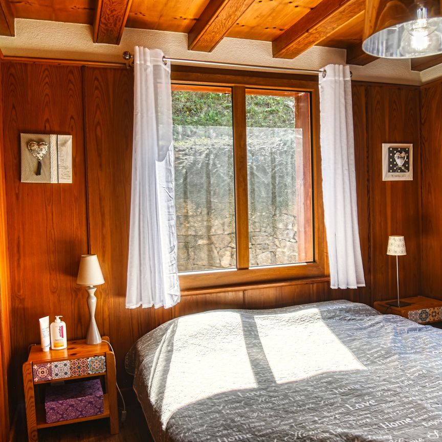 FOR RENT Charming furnished 2 ½-room apartment on the edge of a forest - Photo 1