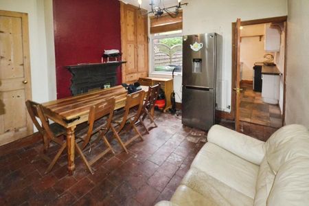 2 bedroom terraced house to rent - Photo 4