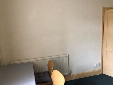 Room in a Shared House, Edward Road, BS4 - Photo 4