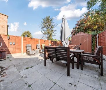 3 bedroom end of terrace house to rent - Photo 5