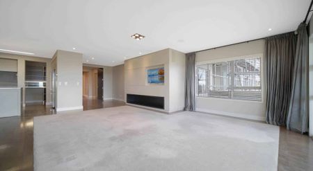 Luxury Living with Stunning Views in Remuera - Photo 2