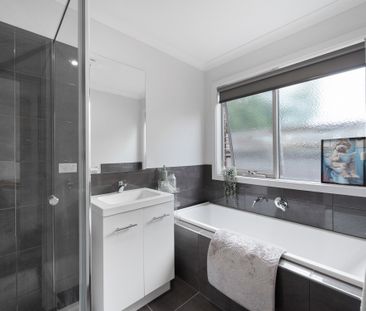 36 Heathcote Grove, Officer VIC 3809 - House For Rent | Domain - Photo 6