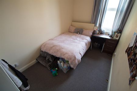 Lucas Place, Woodhouse, LS6 2JB, Leeds - Photo 3
