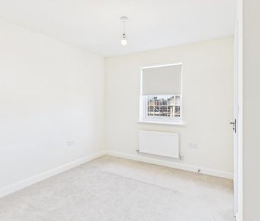 Dowsell Way, Yate, Bristol - Photo 2