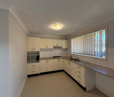 Cozy Townhouse for over 55's - Photo 5