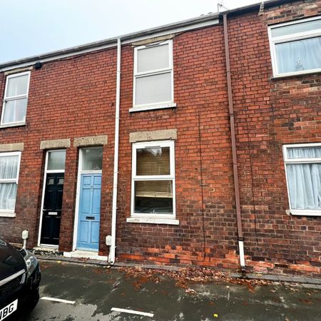 2 bedroom terraced house to rent - Photo 4