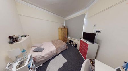 4 bedroom flat to rent - Photo 3