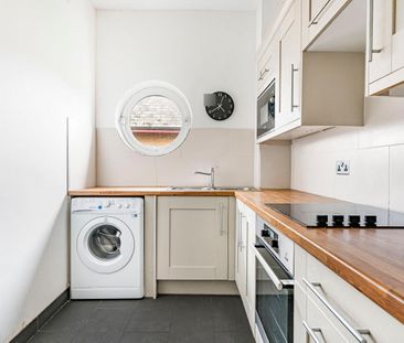 Wolfe Crescent - Photo 3